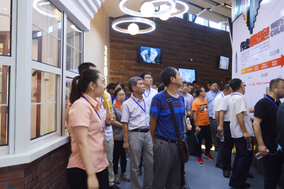 國(guó)家標(biāo)準(zhǔn)GB/T 8478《鋁合金門窗》審查會(huì)在佛山順利召開(kāi)(圖13) 國(guó)家標(biāo)準(zhǔn)GB/T 8478《鋁合金門窗》審查會(huì)在佛山順利召開(kāi)(圖13)